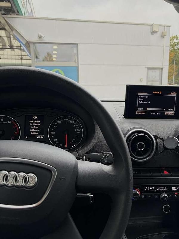 Gebraucht Audi A3 Attraction 125 PS (91 kW) 2014 Schwarz Kleinwagen