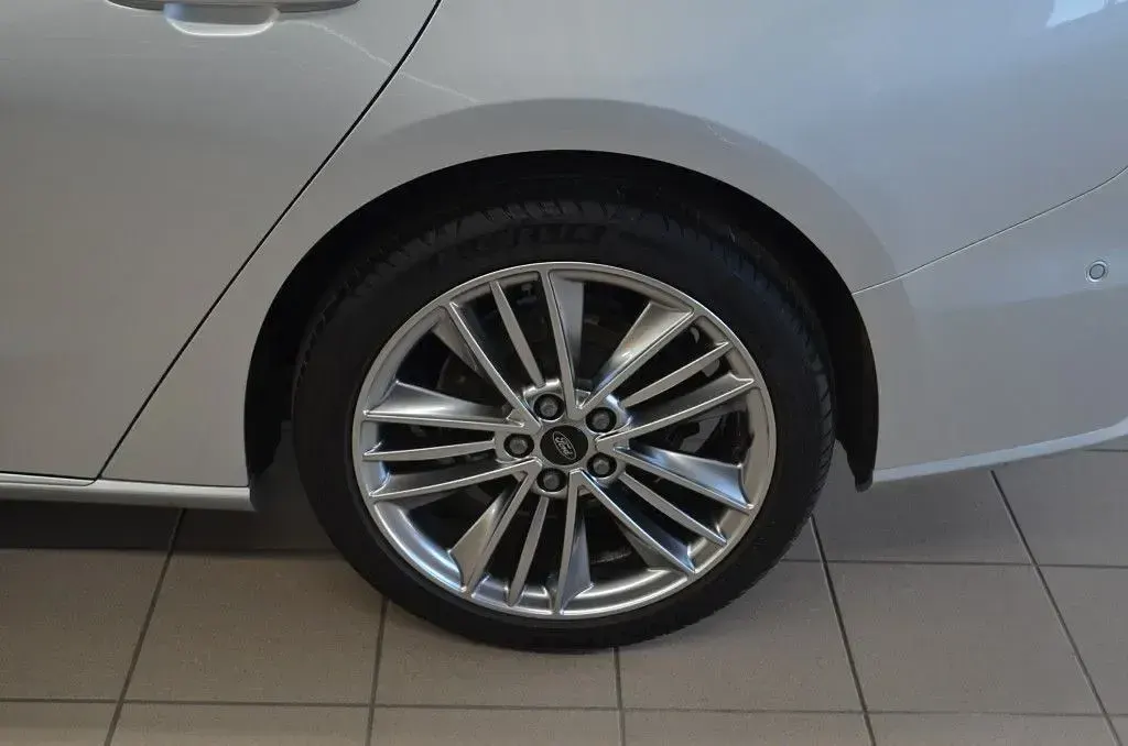 Gebraucht Ford Focus Vignale 155 PS (114 kW) 2020 Grau Kombi