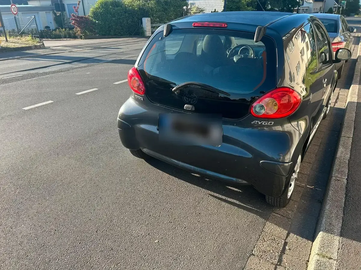 Gebraucht Toyota Aygo 62 PS (45 kW) 2006 Schwarz Kleinwagen