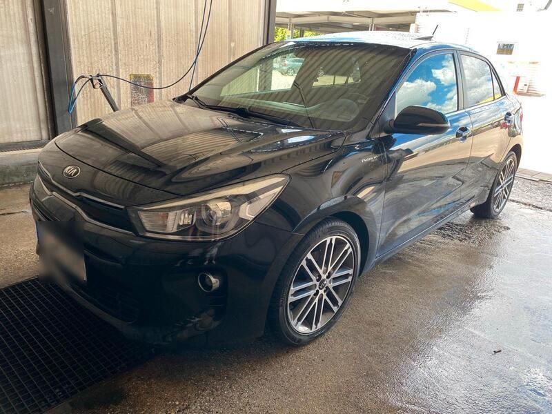 Schwarz Gebraucht 2017 Kia Rio Platinum Kleinwagen | 10.900 € (Guter Preis) - Bild 1/4