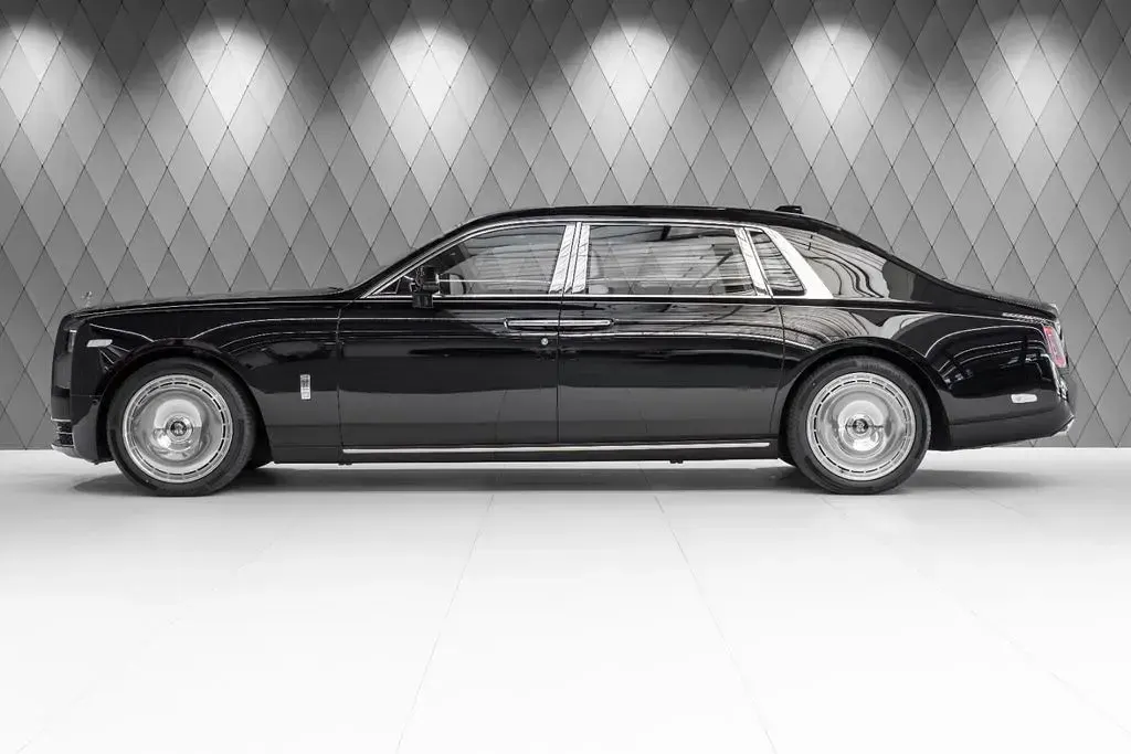 Neu Rolls Royce Phantom 571 PS (419 kW) 2026 Schwarz Limousine