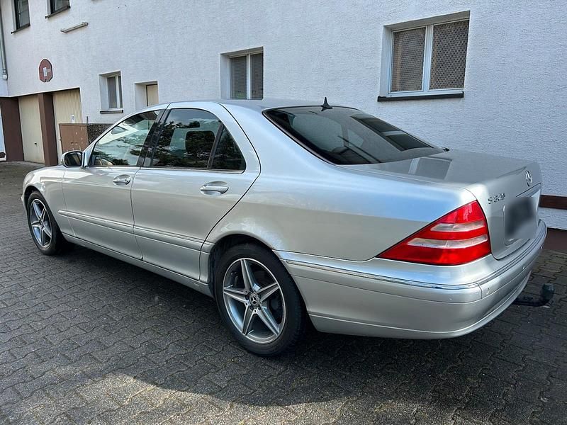 Usado Mercedes S320 224 HP (164 kW) 1999 Prateado Sedan