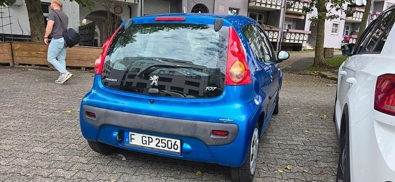 Blau Gebraucht 2009 Peugeot 107 Filou Kleinwagen | 2.600 € (Fairer Preis) - Bild 1/4