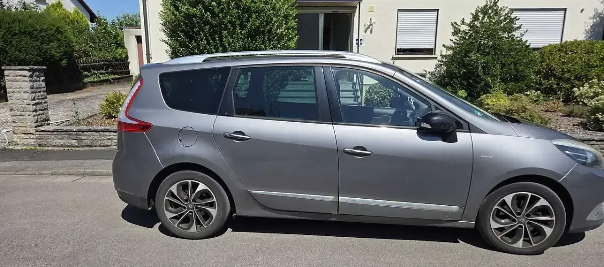 Gebraucht Renault Grand Scénic III Bose Edition 131 PS (96 kW) 2014 Grau Van / Kleinbus