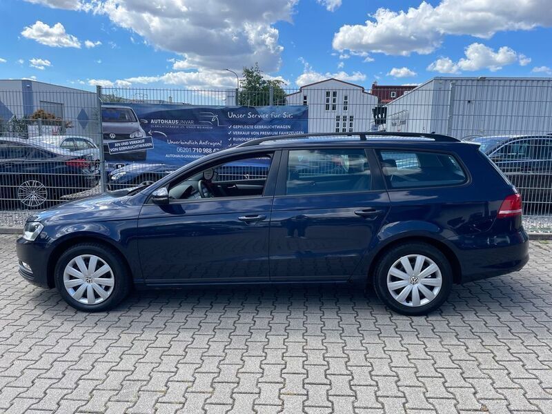 Gebraucht VW Passat Trendline 122 PS (89 kW) 2011 Night blue metallic Kombi