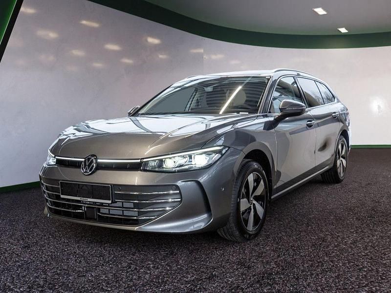 Neu VW Passat Business 150 PS (110 kW) 2025 Grau Limousine