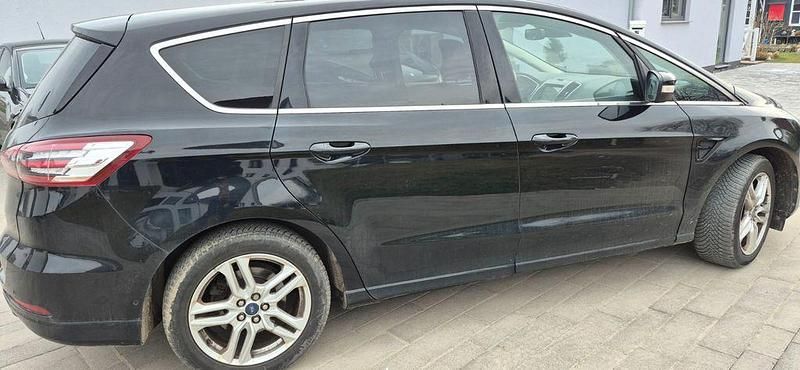 Gebraucht Ford S-MAX Titanium 150 PS (110 kW) 2016 Schwarz Van / Kleinbus
