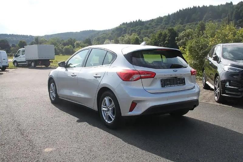 Gebraucht Ford Focus Cool & Connect 95 PS (69 kW) 2021 Silber Limousine