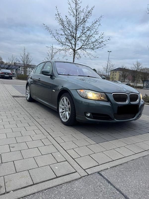 Gebraucht BMW 330 245 PS (180 kW) 2009 Grau Limousine