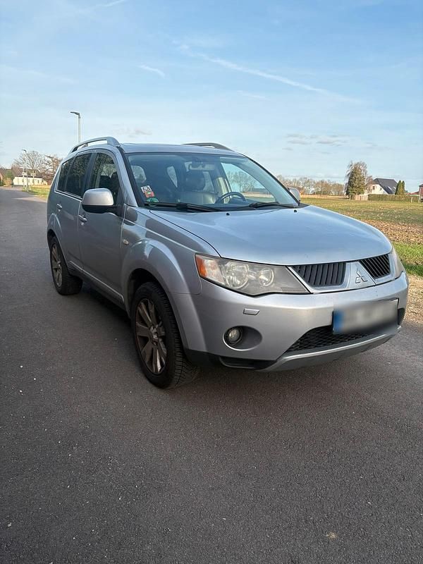 Gebraucht Mitsubishi Outlander 160 PS (117 kW) 2009 Grau SUV