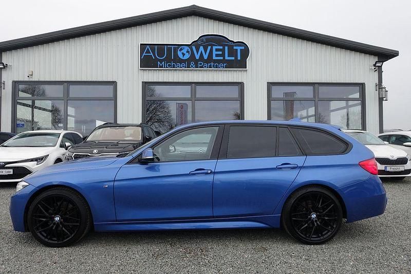 Estorilblau 2 metallic Gebraucht 2017 BMW 325 M Sport Kombi | 18.990 € (Fairer Preis) - Bild 1/4