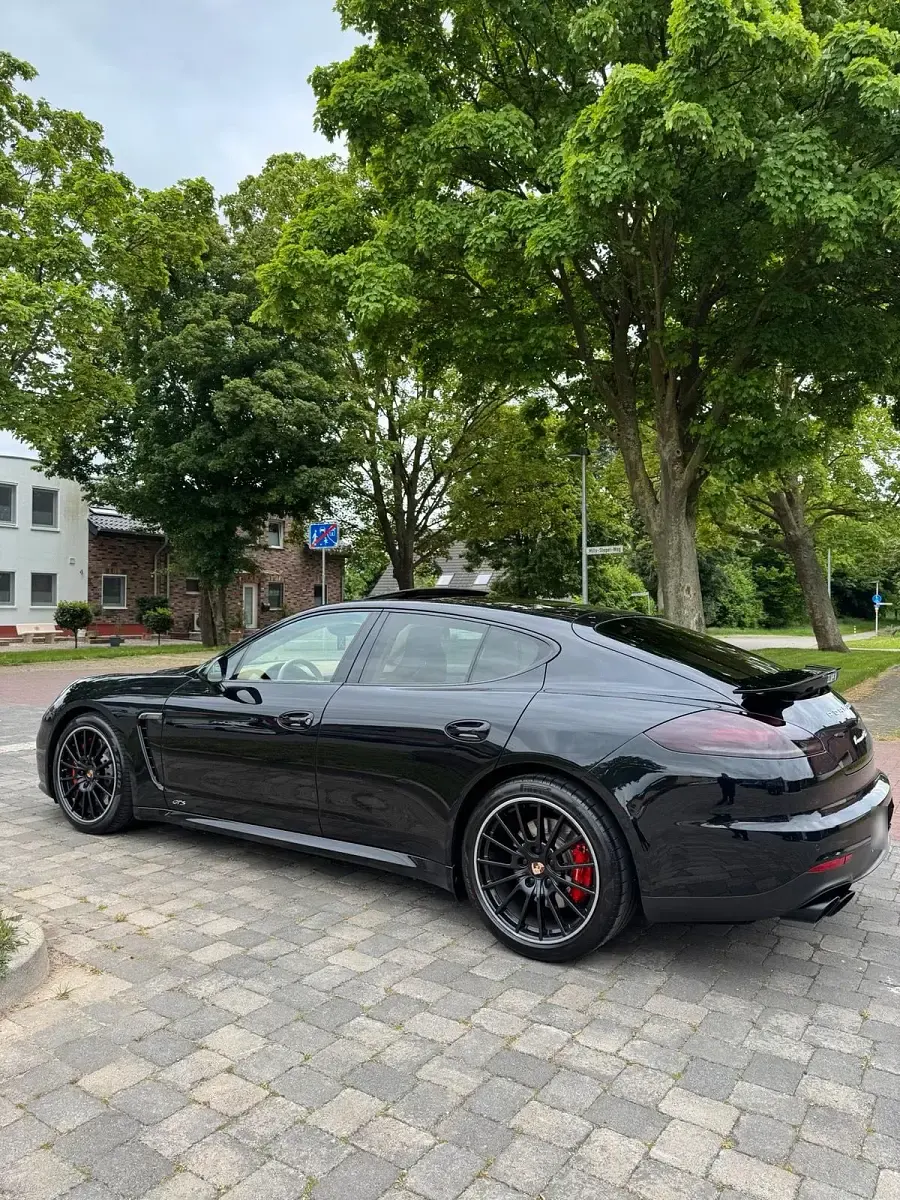 Gebraucht Porsche Panamera GTS 441 PS (324 kW) 2014 Schwarz Kleinwagen