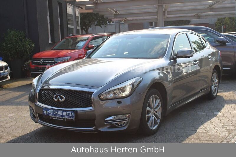 Grau Gebraucht 2015 Infiniti Q70 Premium Limousine | 15.890 € - Bild 1/4