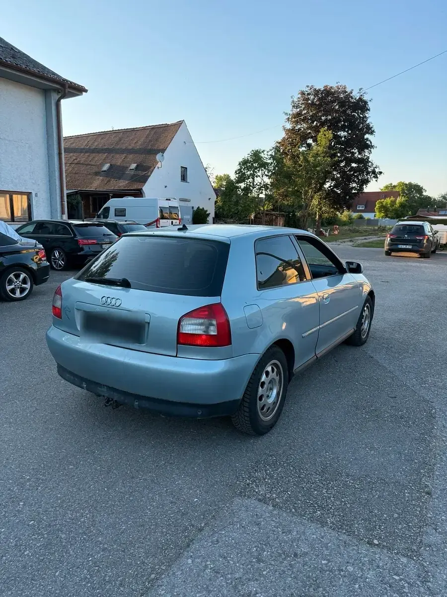 Gebraucht Audi A3 131 PS (96 kW) 2002 Blau Kleinwagen