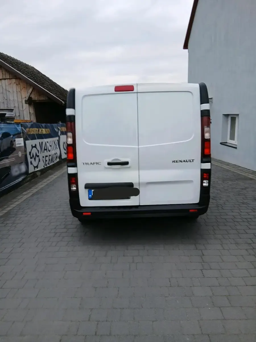 Gebraucht Renault Trafic 95 PS (69 kW) 2019 Weiß Van / Kleinbus