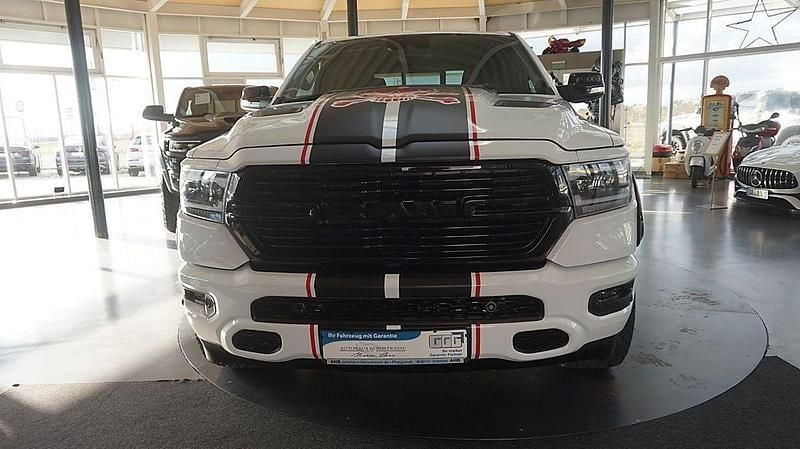 Gebraucht Dodge Ram 401 PS (294 kW) 2022 Weiß Pickup