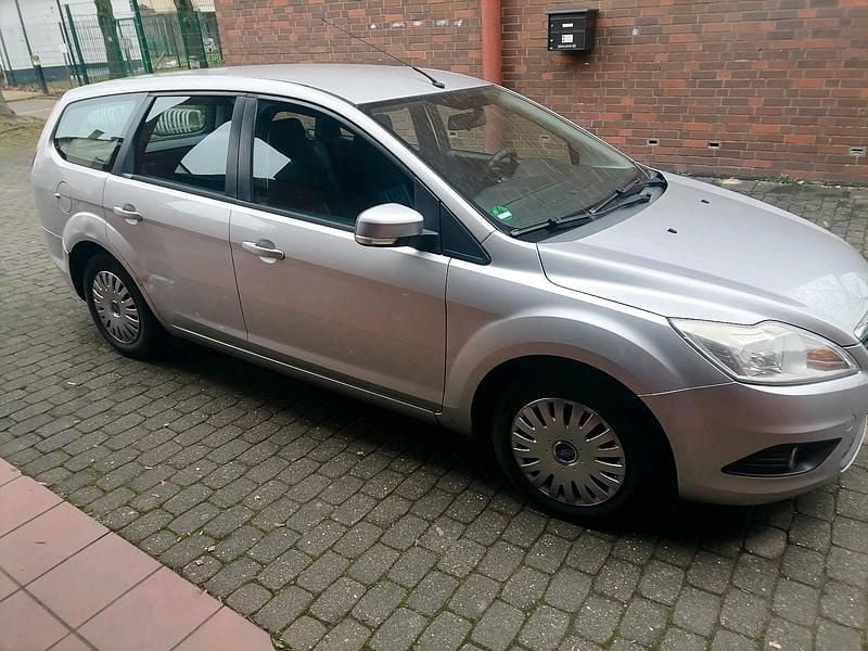 Gebraucht Ford Focus 109 PS (80 kW) 2010 Kombi