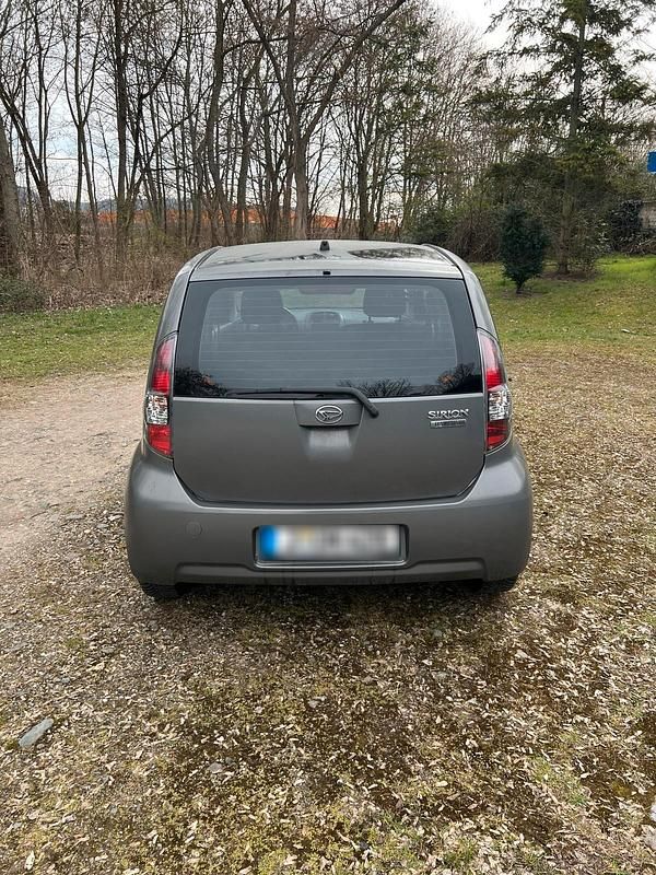 Gebraucht Daihatsu Sirion 91 PS (66 kW) 2008 Silber Kleinwagen