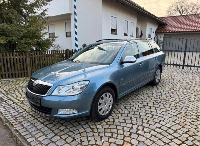Grau Gebraucht 2009 Skoda Octavia Ambiente Kombi | 6.000 € (Fairer Preis) - Bild 1/4