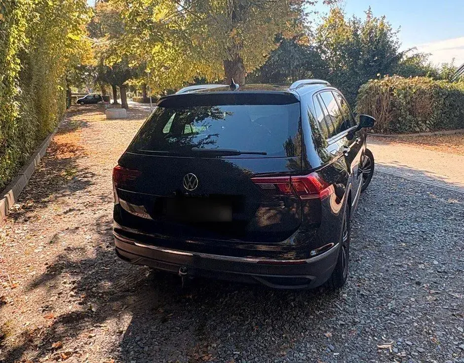 Gebraucht VW Tiguan 150 PS (110 kW) 2022 Schwarz SUV