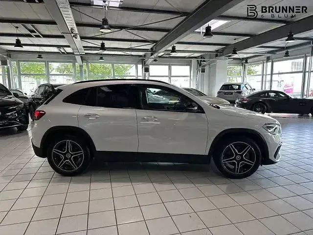 Gebraucht Mercedes GLA250 AMG 224 PS (164 kW) 2023 Digitalweiß SUV