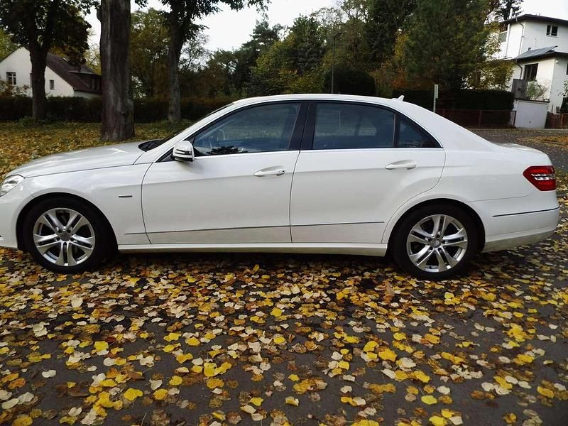 Usata Mercedes E250 204 CV (150 kW) 2012 Bianco Berlina