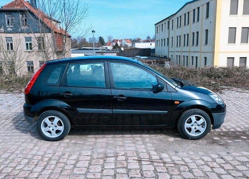 Gebraucht Ford Fiesta 69 PS (50 kW) 2006 Schwarz Kleinwagen