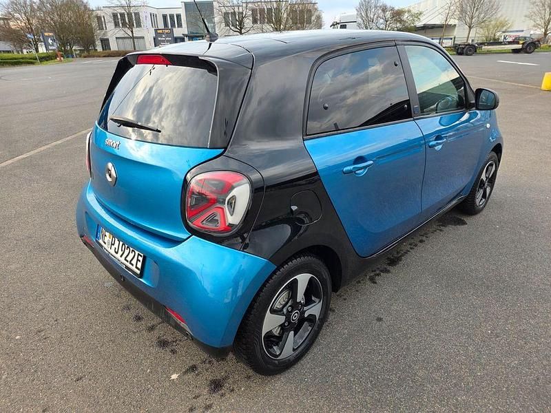 Gebraucht Smart ForFour Electric Drive 60 kW (82 PS) 2021 Blau Kleinwagen