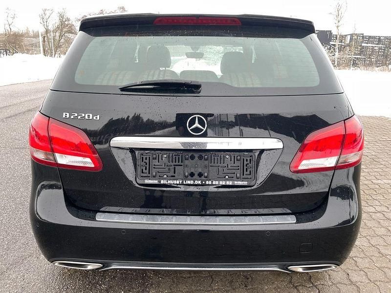 Gebraucht Mercedes B220 177 PS (130 kW) 2016 Schwarz Van / Kleinbus