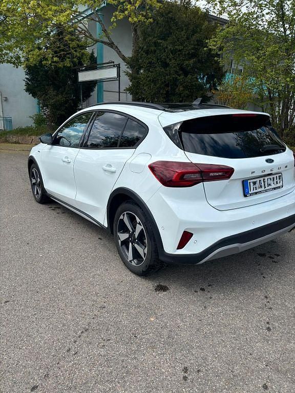 Gebraucht Ford Focus Active 155 PS (114 kW) 2024 Weiß Limousine