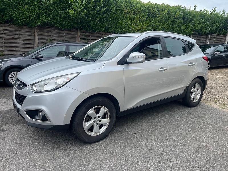 Silber Gebraucht 2013 Hyundai ix35 Edition SUV | 4.999 € (Fairer Preis) - Bild 1/4