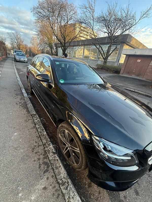 Gebraucht Mercedes C300e 211 PS (155 kW) 2020 Schwarz Kombi