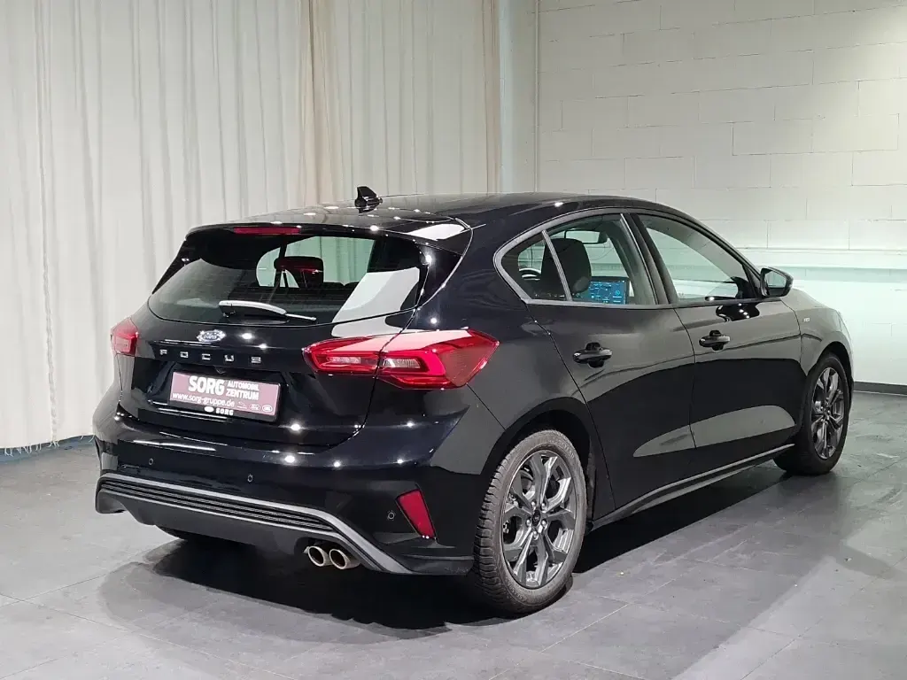 Gebraucht Ford Focus ST-Line 155 PS (114 kW) 2025 Schwarz Limousine