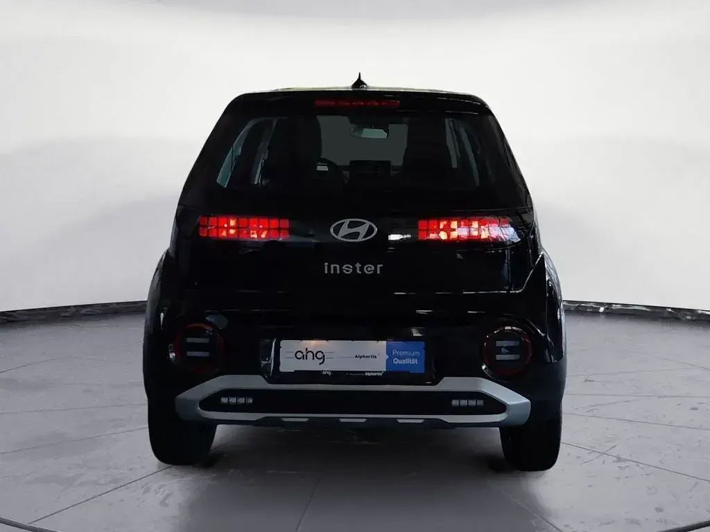 Neu Hyundai Inster Select 85 kW (116 PS) 2026 Schwarz Kleinwagen