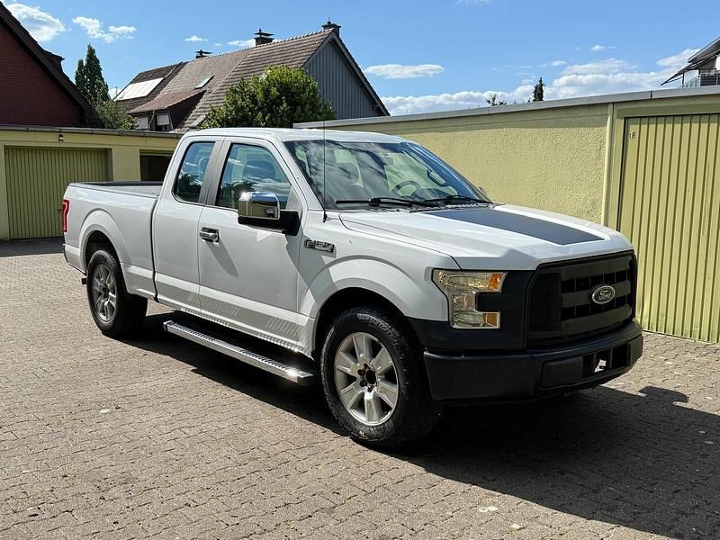 Weiß Gebraucht 2015 Ford F-150 Abholung | 17.500 € - Bild 1/4