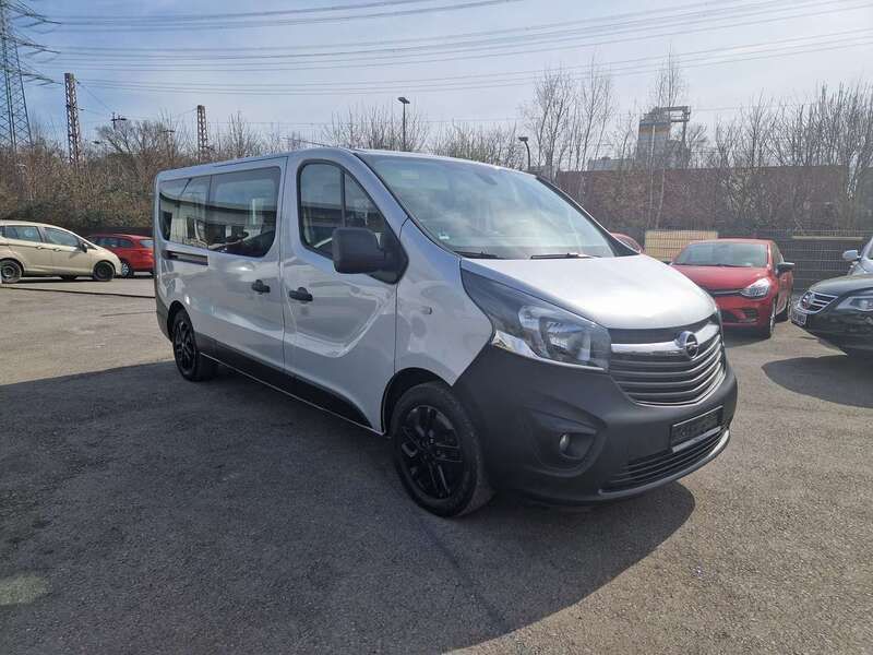 Aluminium silber/grey(m2) Gebraucht 2016 Opel Vivaro Van | 13.990 € (Superpreis) - Bild 1/4