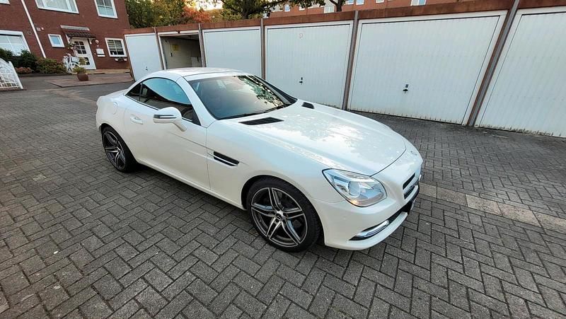 Weiß Gebraucht 2011 Mercedes SLK350 Cabrio | 22.000 € (Fairer Preis) - Bild 1/4