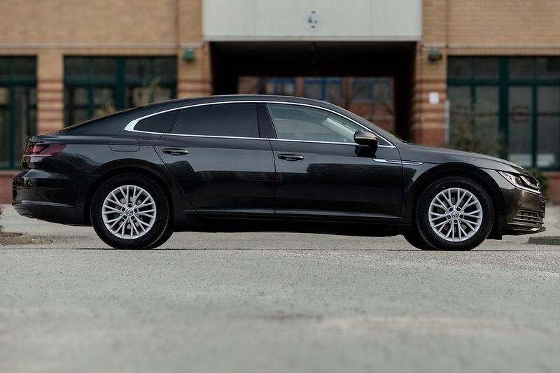 Gebraucht VW Arteon 150 PS (110 kW) 2018 Grau Kleinwagen