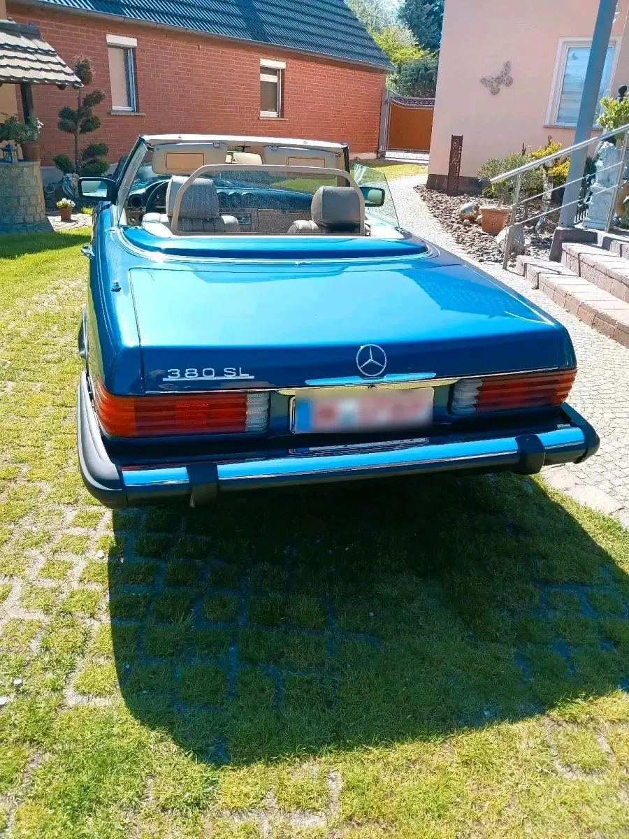 Gebraucht Mercedes SL380 155 PS (114 kW) 1985 Blau Cabrio