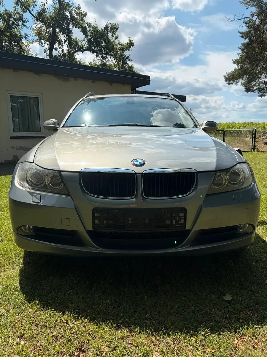 Gebraucht BMW 318 Advantage 129 PS (94 kW) 2006 Grau Kombi