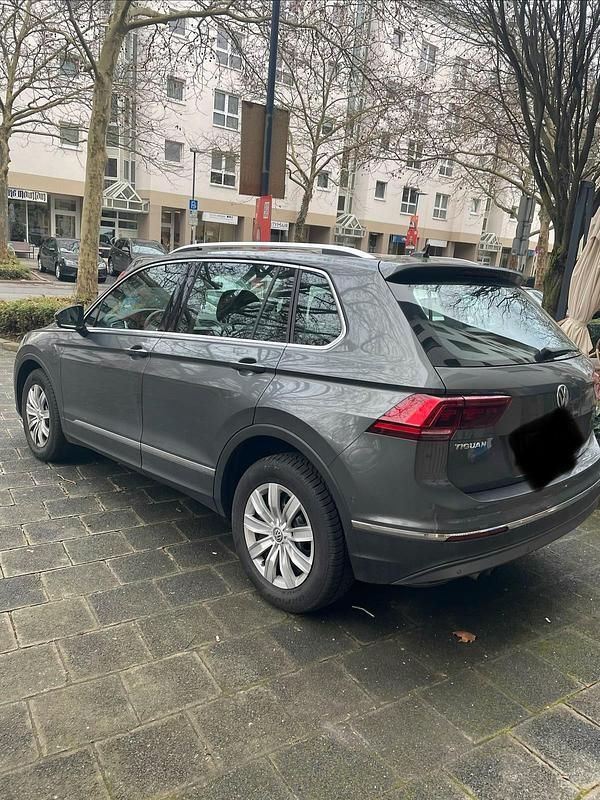 Gebraucht VW Tiguan 190 PS (139 kW) 2019 Grau SUV