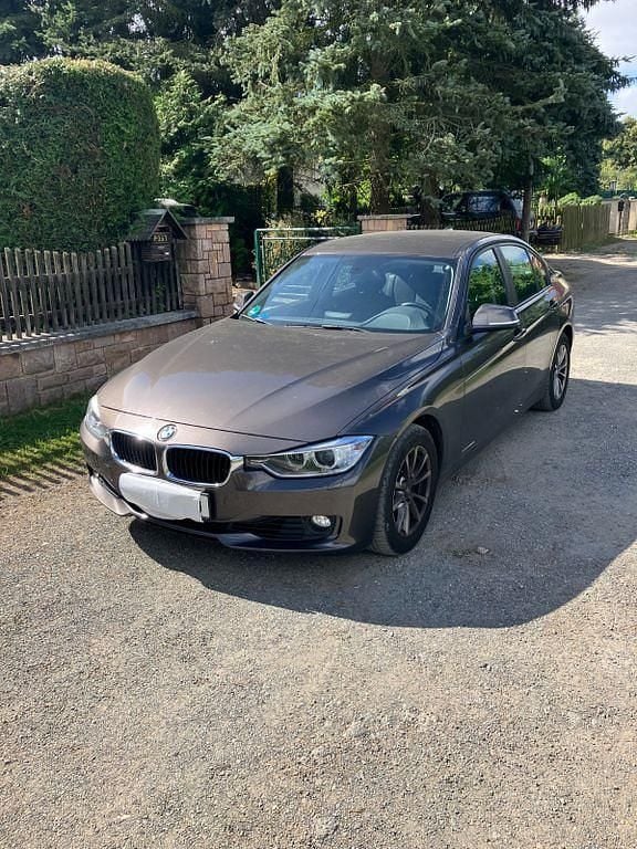 Grau Gebraucht 2012 BMW 320 Performance Limousine | 9.000 € (Guter Preis) - Bild 1/4