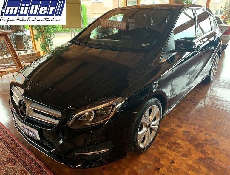 Schwarz Gebraucht 2018 Mercedes B180 Urban Van / Kleinbus | 18.750 € (Fairer Preis) - Bild 1/4