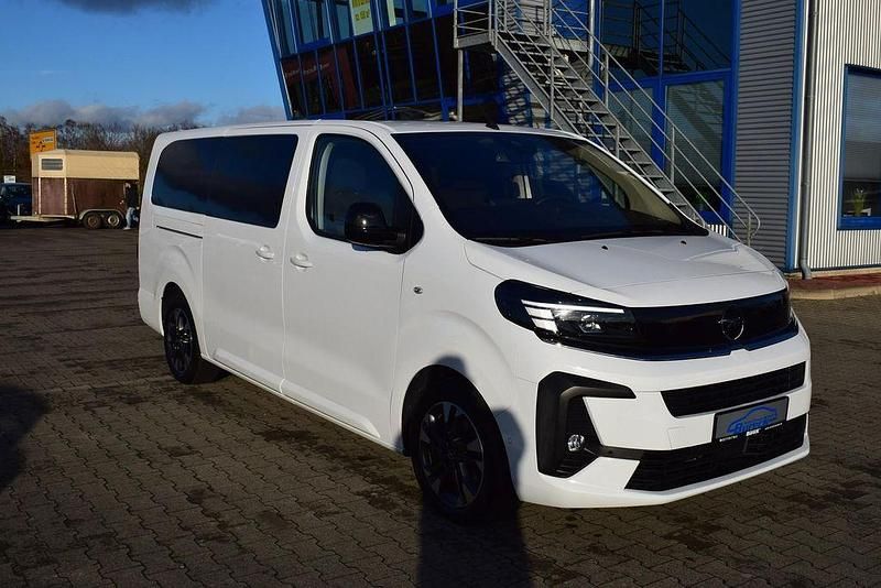 Weiß Gebraucht 2024 Opel Zafira Life Edition Van / Kleinbus | 32.280 € (Superpreis) - Bild 1/4