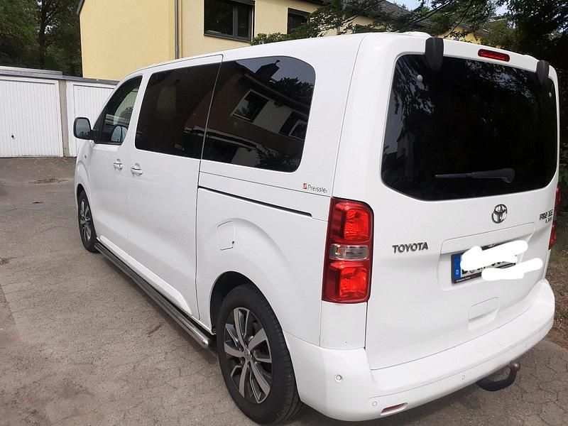 Gebraucht Toyota Proace Verso 176 PS (129 kW) 2020 Weiß Kombi