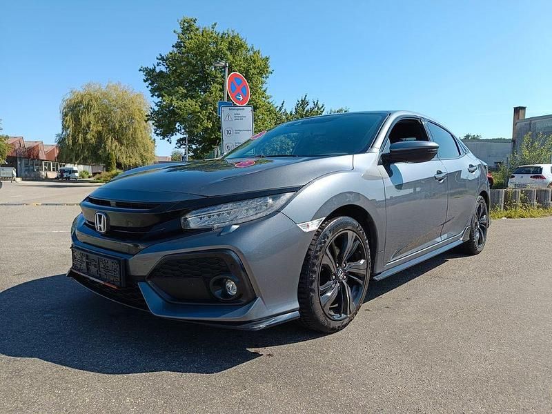 Polished metal Gebraucht 2018 Honda Civic Sport Plus Limousine | 13.999 € (Superpreis) - Bild 1/4