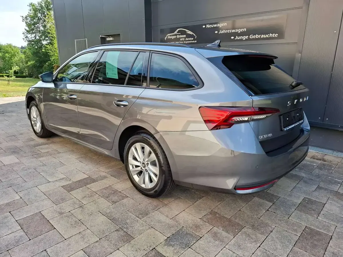 Gebraucht Skoda Octavia 150 PS (110 kW) 2026 Graphitegrau Kombi