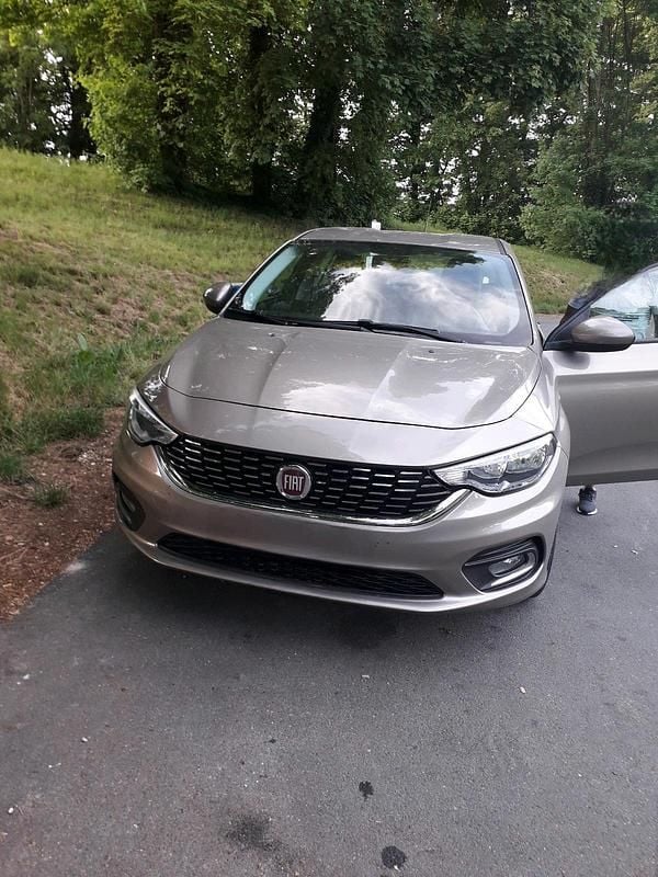 Gebraucht Fiat Tipo 95 PS (69 kW) 2017 Beige Limousine