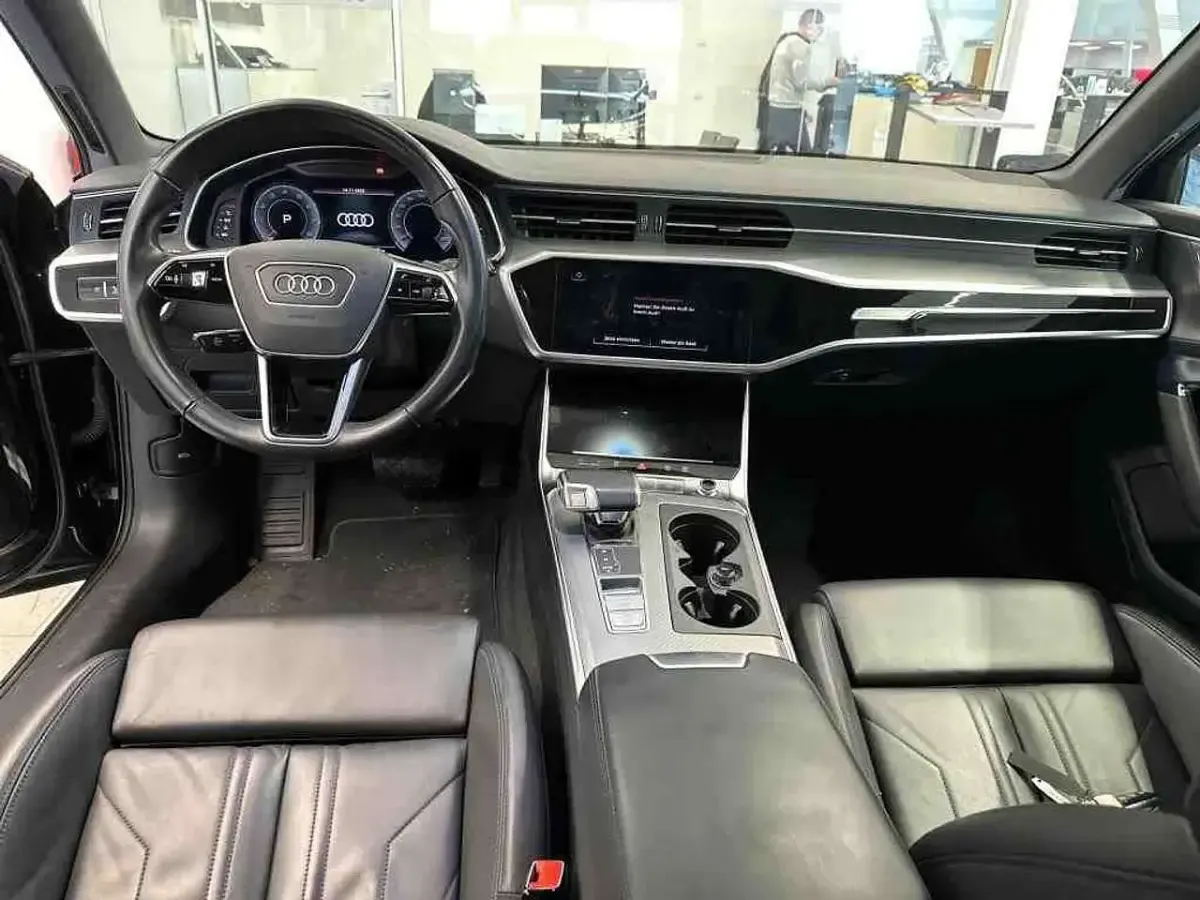 Gebraucht Audi A6 Ambiente 265 PS (194 kW) 2022 Mythosschwarz metallic Kombi
