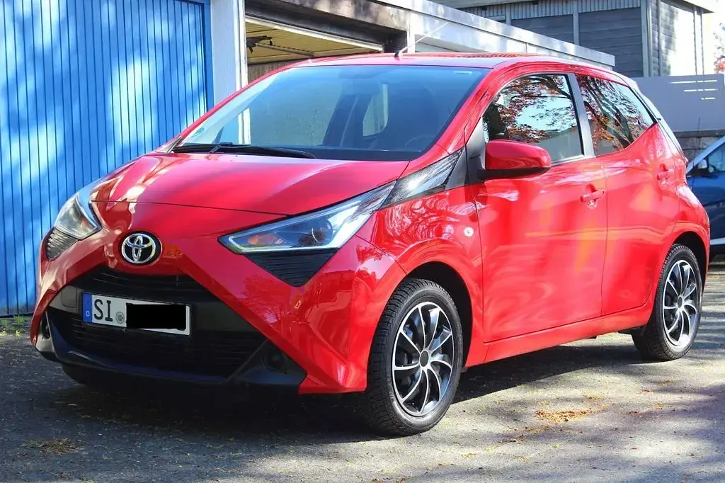 Gebraucht Toyota Aygo Connect Style 72 PS (52 kW) 2021 Rot Kleinwagen